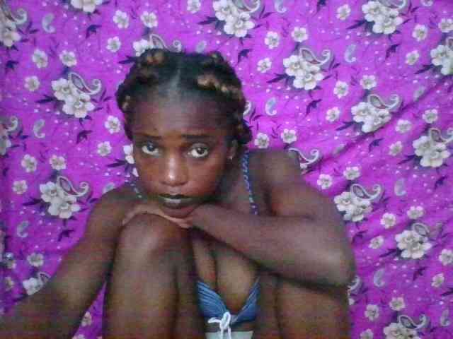 LovelyBlackGirl webcam