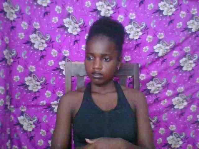 LovelyBlackGirl webcam