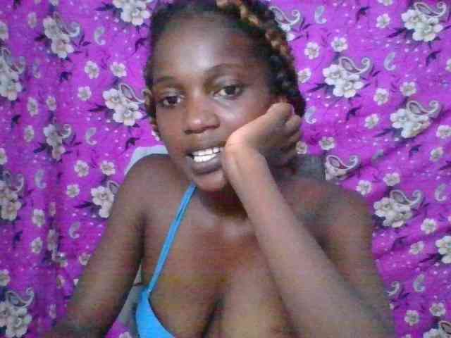 LovelyBlackGirl webcam