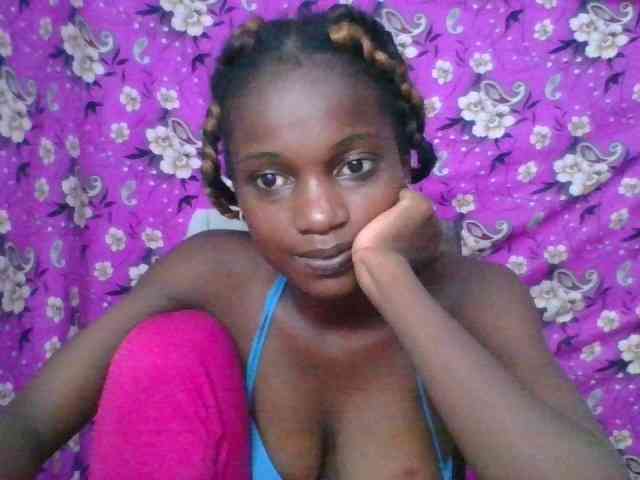 LovelyBlackGirl webcam