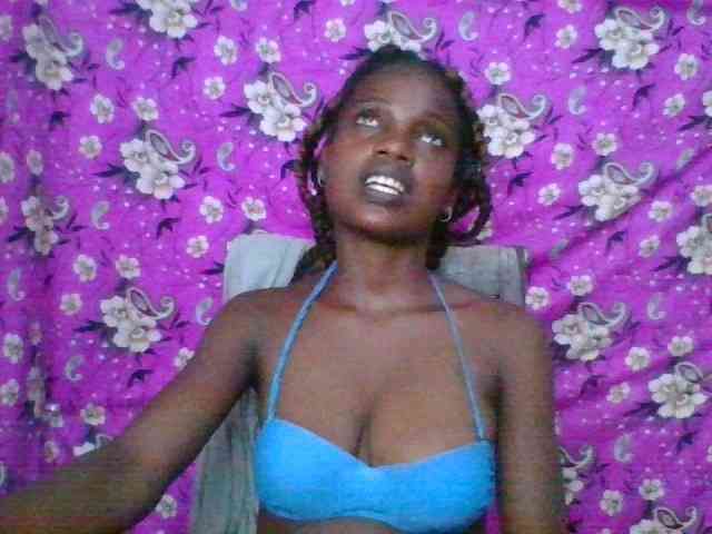 LovelyBlackGirl webcam