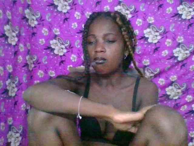 LovelyBlackGirl webcam