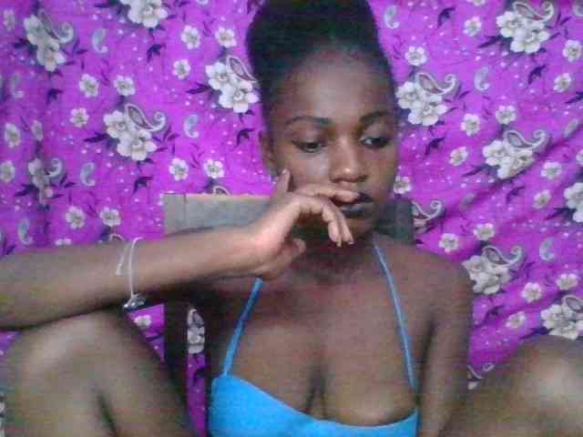 Modèle: LovelyBlackGirl