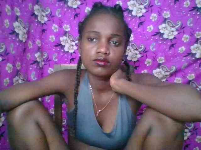 LovelyBlackGirl webcam