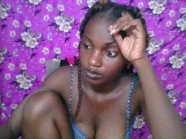 LovelyBlackGirl webcam