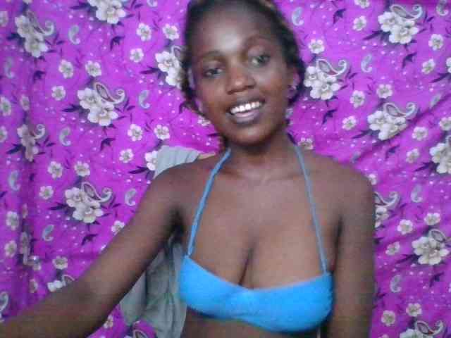 LovelyBlackGirl webcam