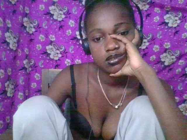LovelyBlackGirl webcam