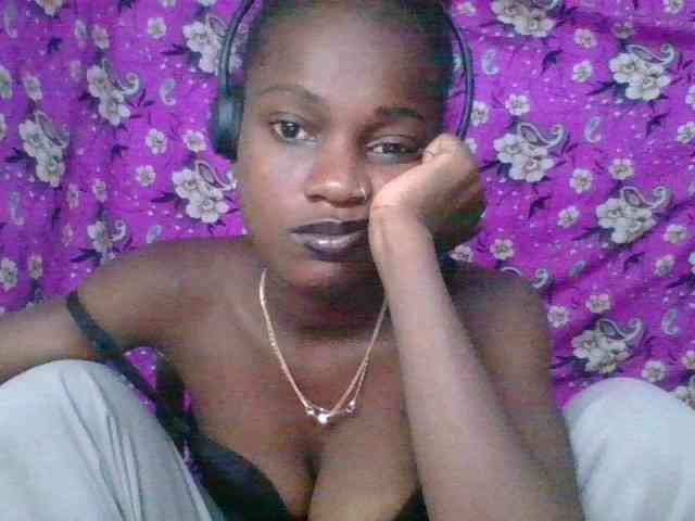 LovelyBlackGirl webcam