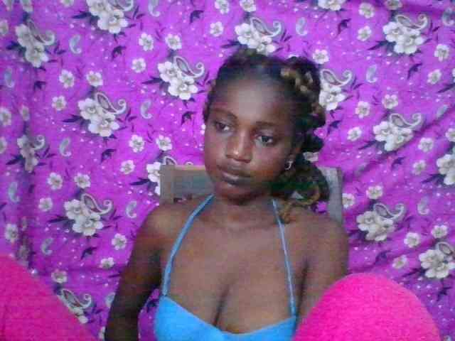 LovelyBlackGirl webcam