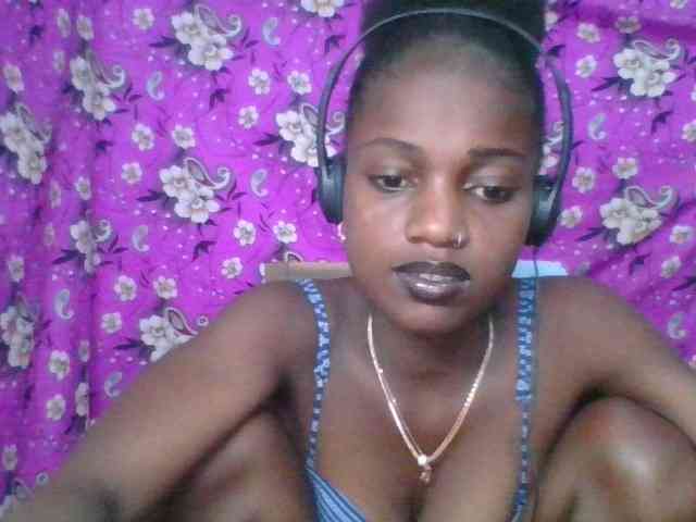 LovelyBlackGirl webcam