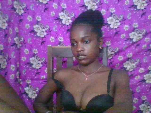 LovelyBlackGirl webcam
