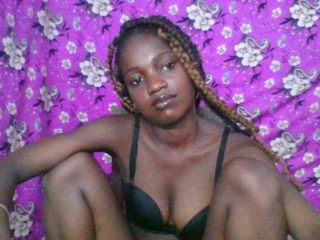 LovelyBlackGirl webcam