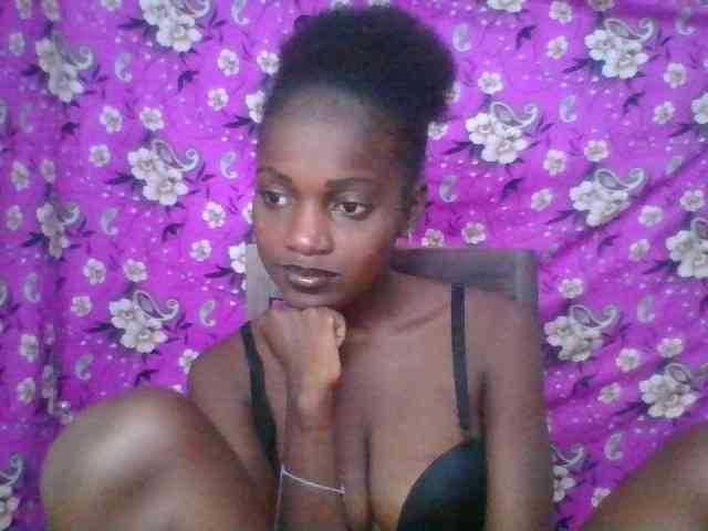 LovelyBlackGirl webcam