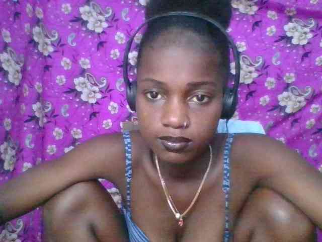 LovelyBlackGirl webcam