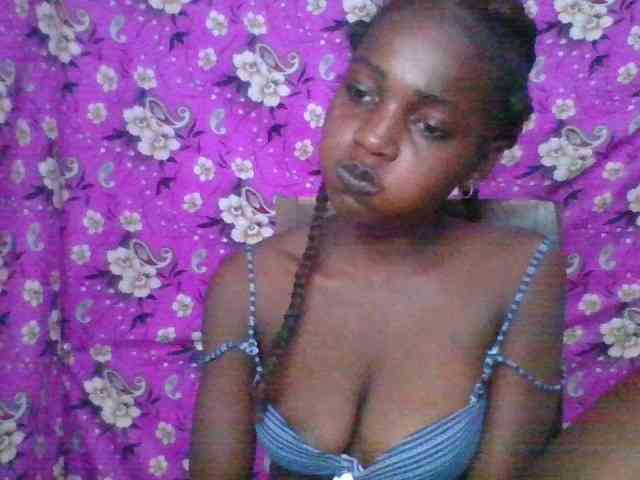 LovelyBlackGirl webcam