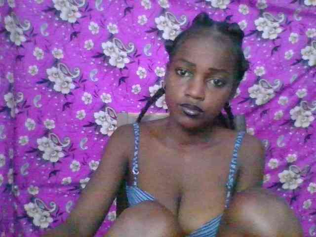 LovelyBlackGirl webcam