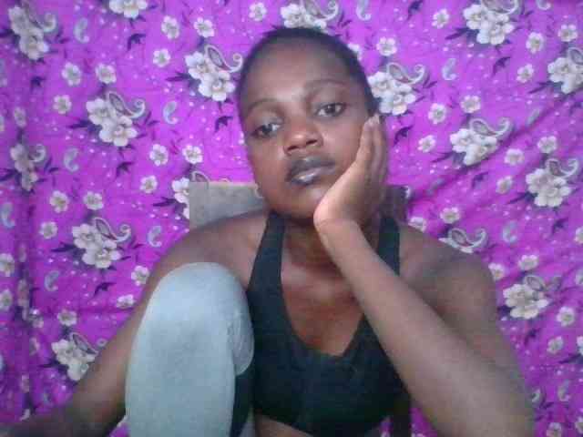 LovelyBlackGirl webcam