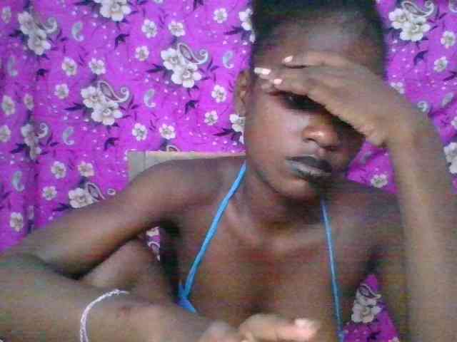 LovelyBlackGirl webcam