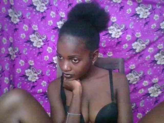 LovelyBlackGirl webcam