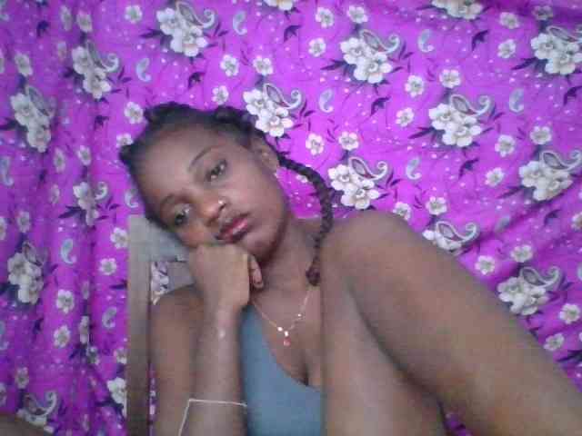 LovelyBlackGirl webcam