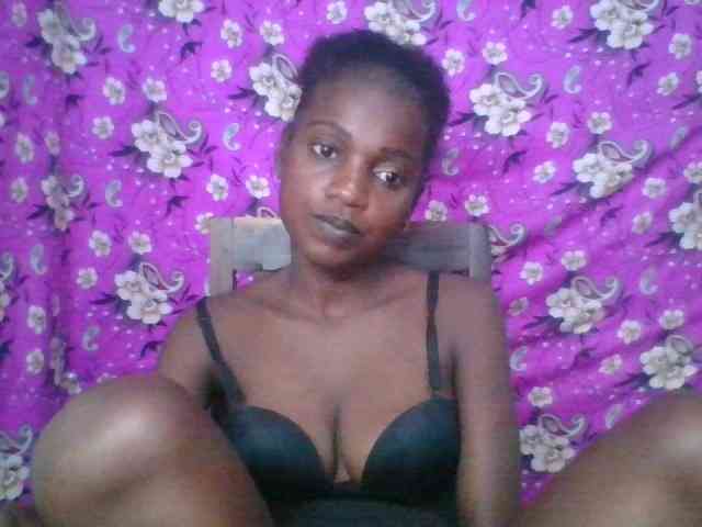 Modèle: LovelyBlackGirl