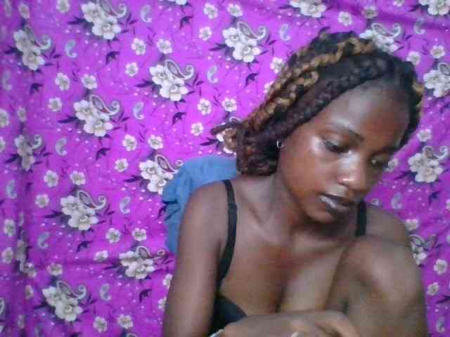 LovelyBlackGirl webcam