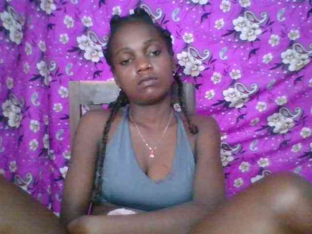 LovelyBlackGirl webcam