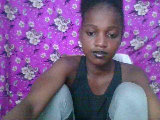 LovelyBlackGirl webcam