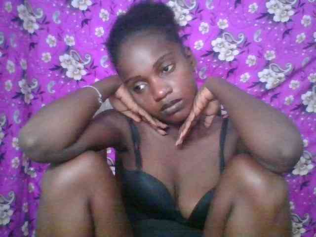 LovelyBlackGirl webcam