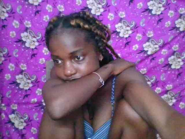 LovelyBlackGirl webcam