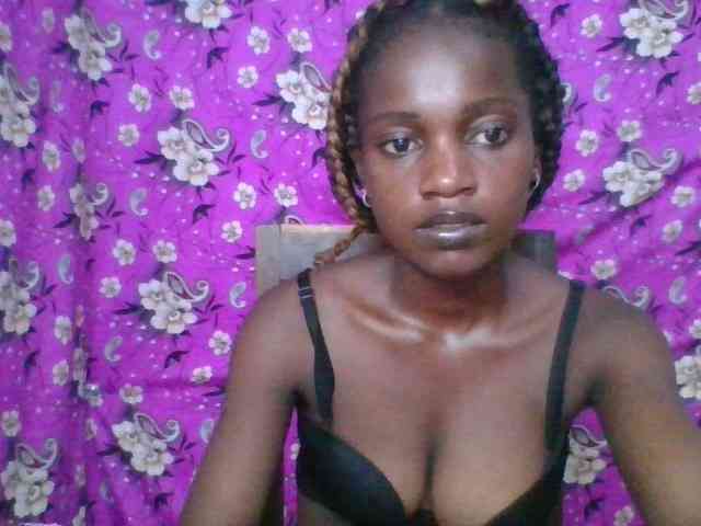 LovelyBlackGirl webcam