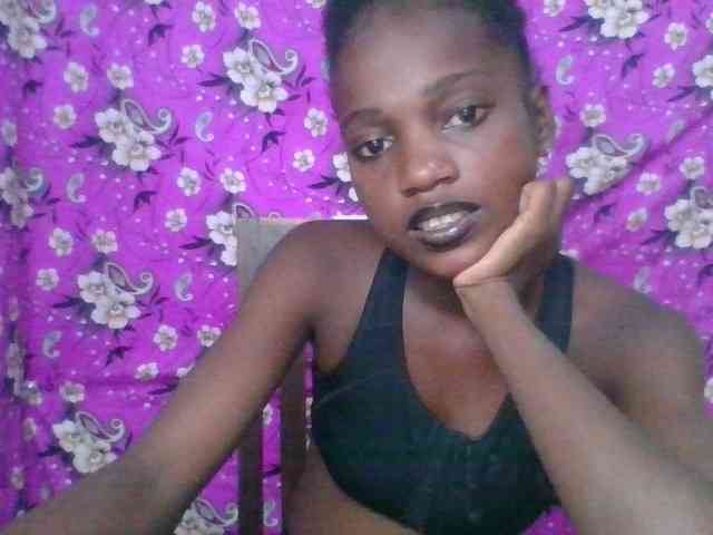 LovelyBlackGirl webcam