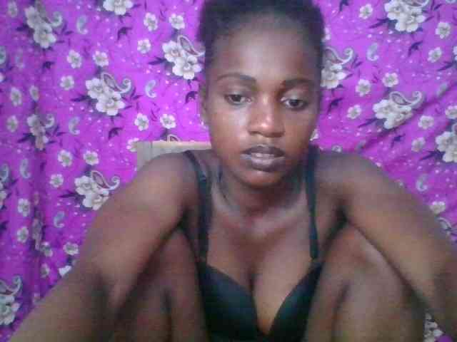 Modèle: LovelyBlackGirl