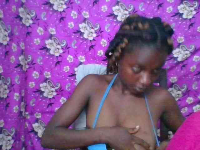 LovelyBlackGirl webcam