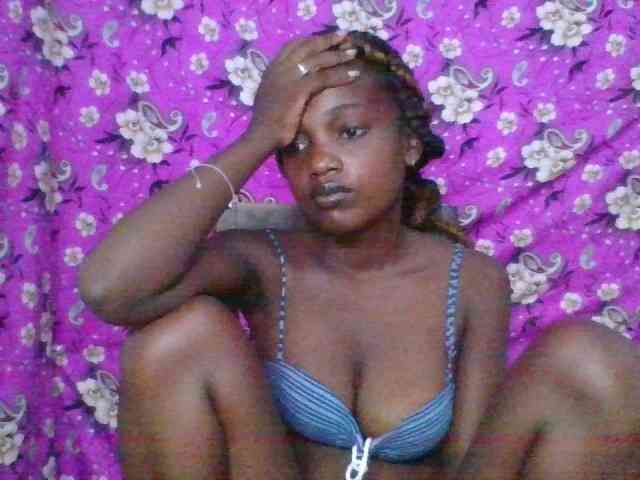 LovelyBlackGirl webcam