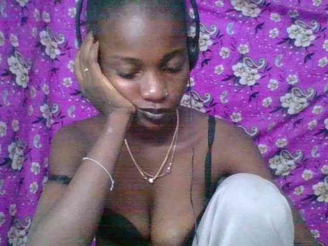 LovelyBlackGirl webcam