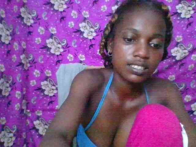 LovelyBlackGirl webcam