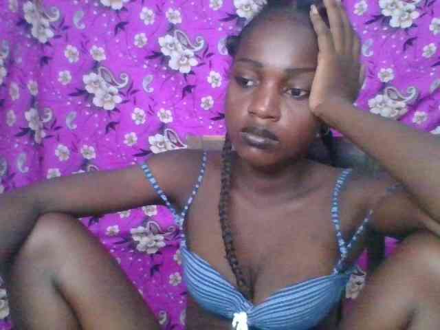 LovelyBlackGirl webcam