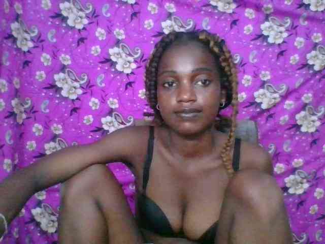 LovelyBlackGirl webcam