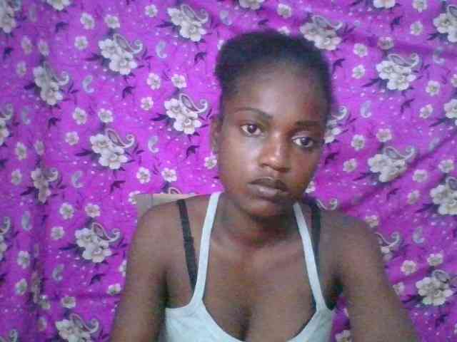 Modèle: LovelyBlackGirl