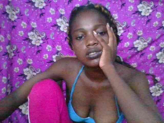 LovelyBlackGirl webcam