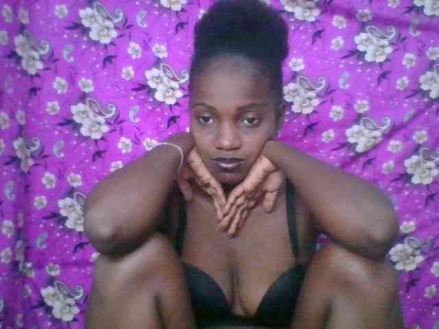 LovelyBlackGirl webcam