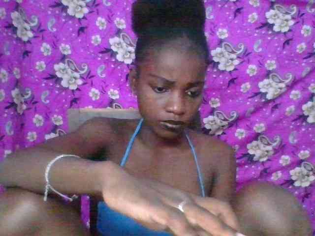 LovelyBlackGirl webcam