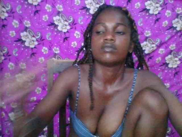 LovelyBlackGirl webcam