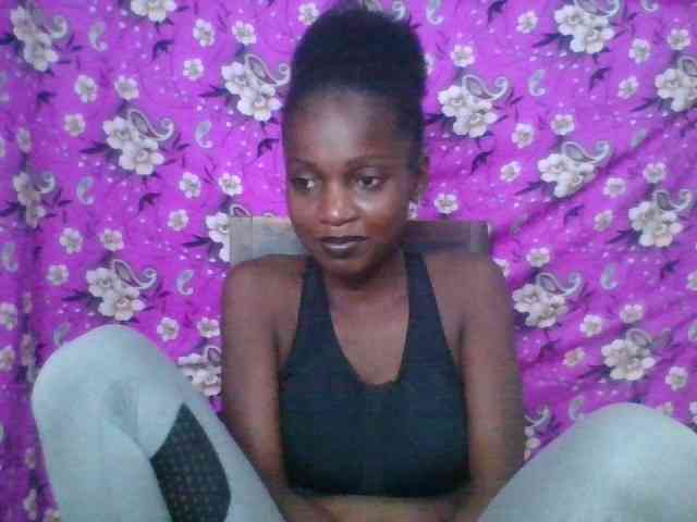 LovelyBlackGirl webcam