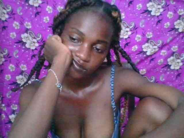 LovelyBlackGirl webcam