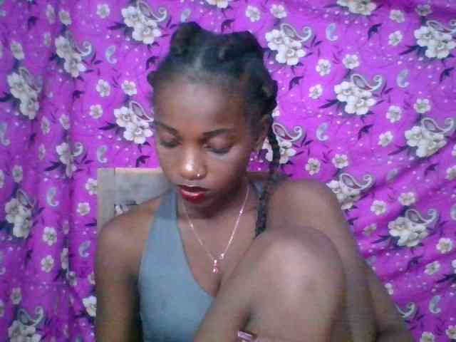 LovelyBlackGirl webcam