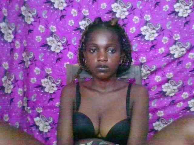 LovelyBlackGirl webcam