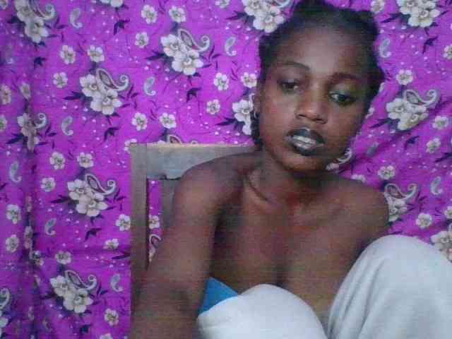 LovelyBlackGirl webcam