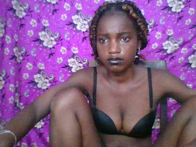 LovelyBlackGirl webcam